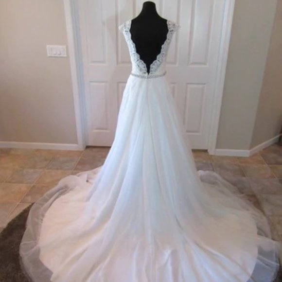 BRAND NEW! NEVER WORN! Allure 2851 Wedding Dress (Size 10, Champagne and Ivory) - Picture 7 of 15